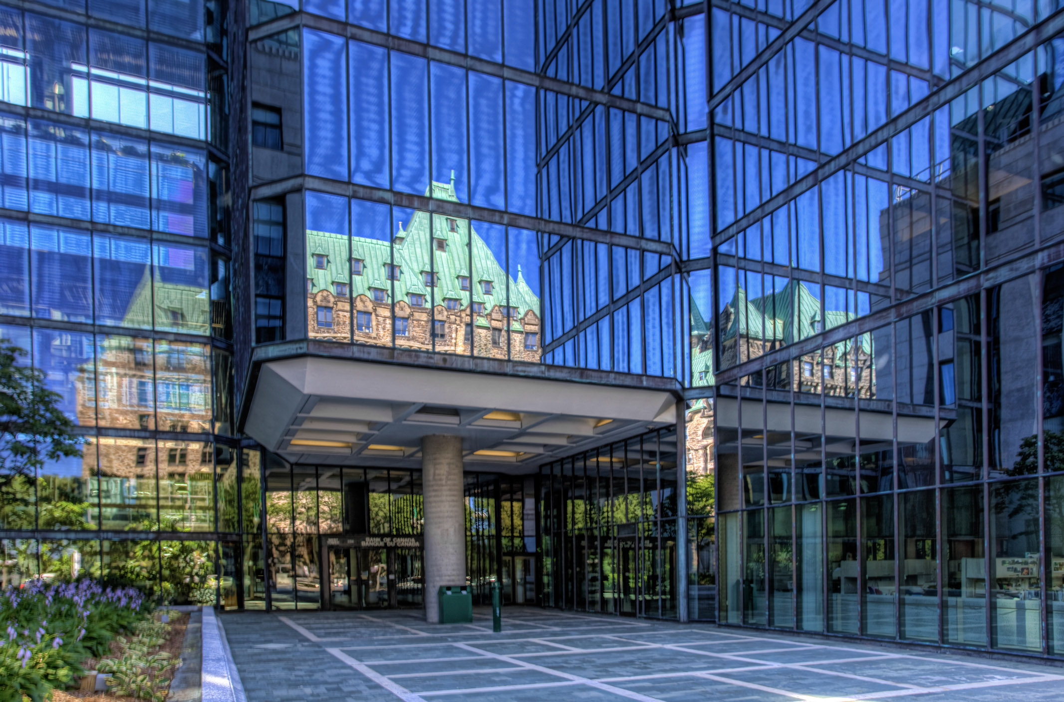 The Bank of Canada looks past recent strength in the economy leaving rates unchanged.